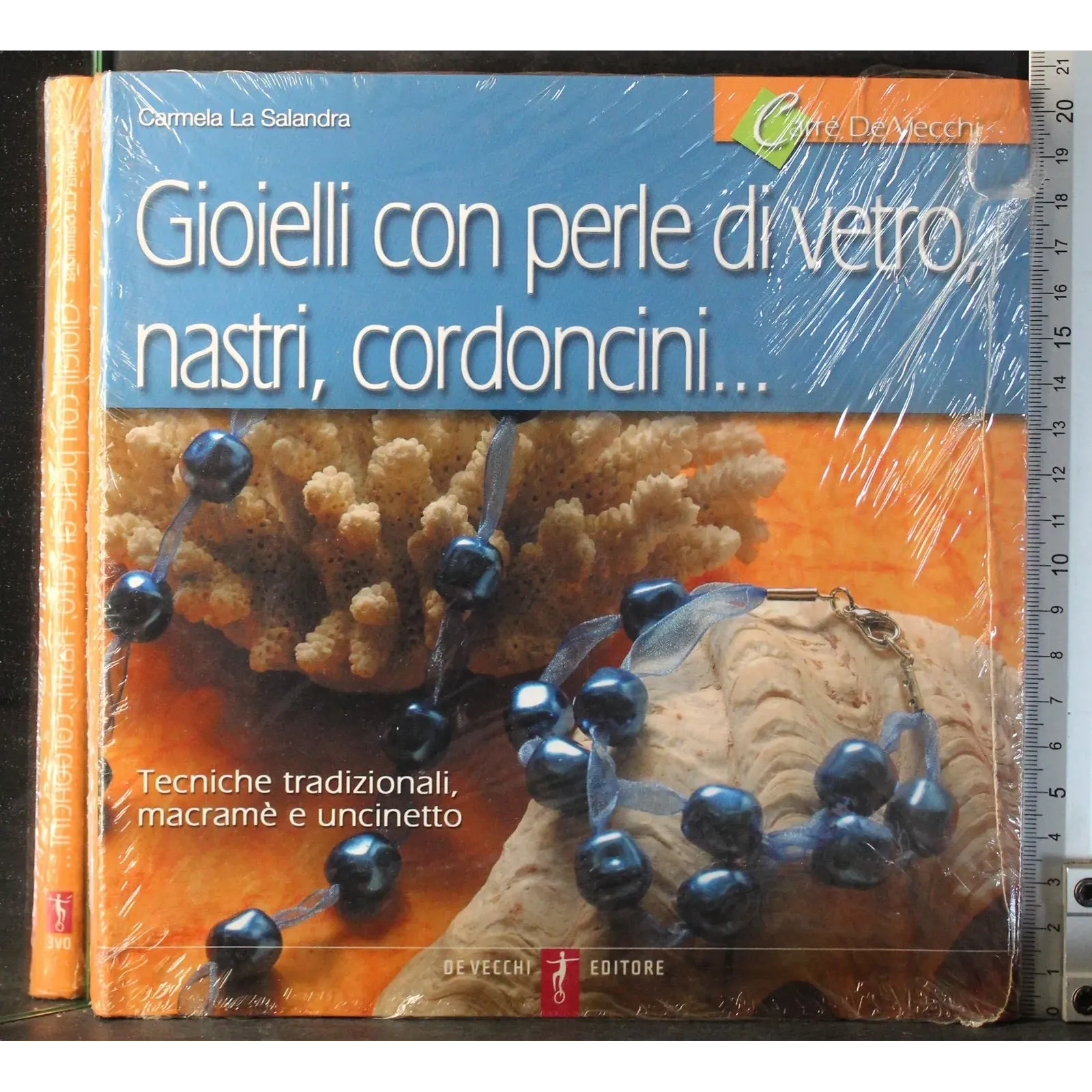 Gioielli con perle di vetronastri e cordoncini