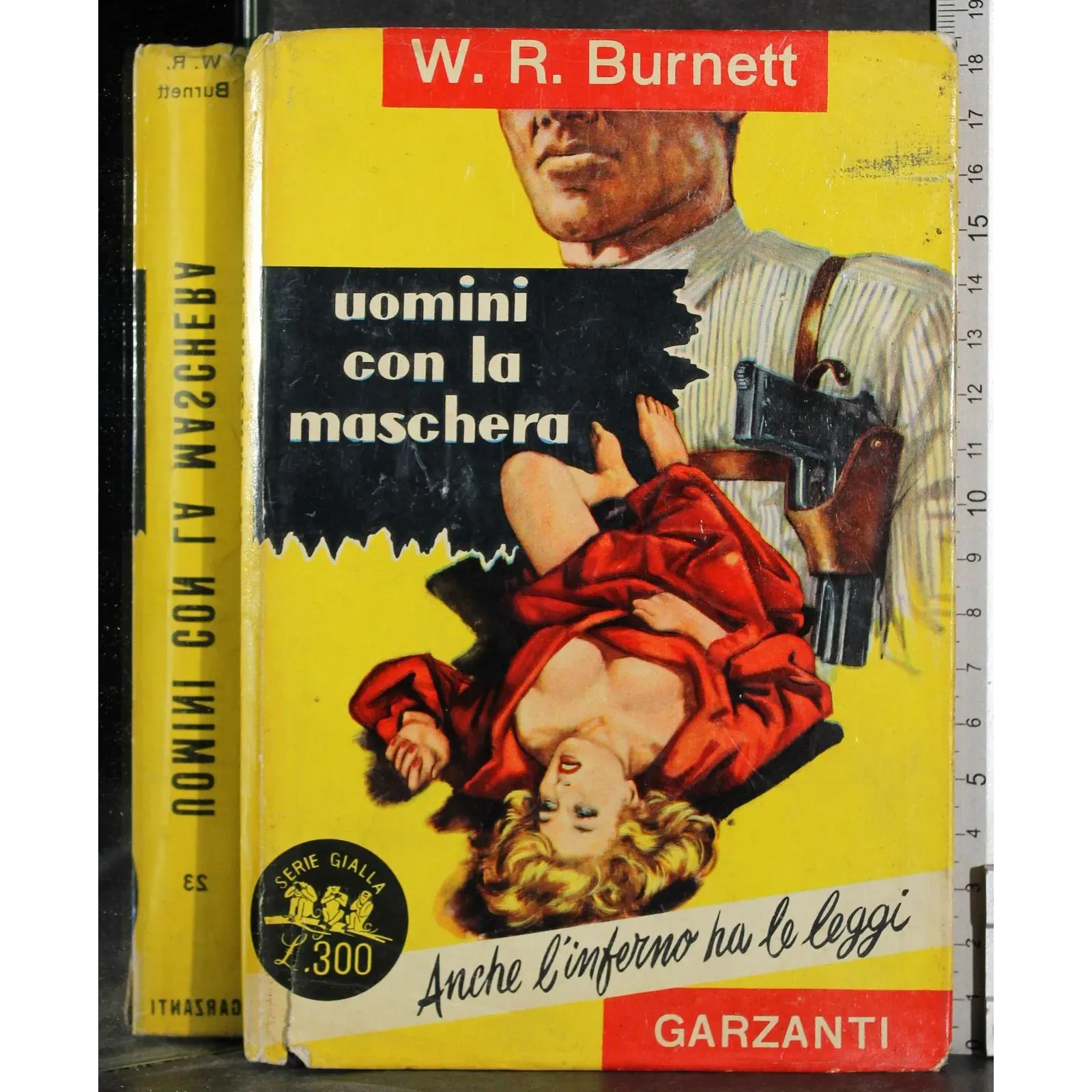 Uomini con la maschera