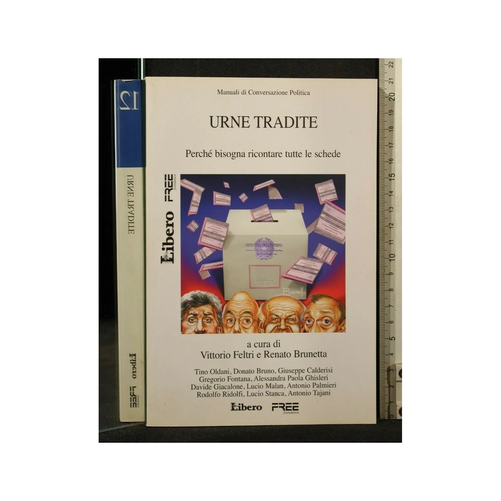 MANUALI DI COVERSAZIONE POLITICA 12 URNE TRADITE _x000D_