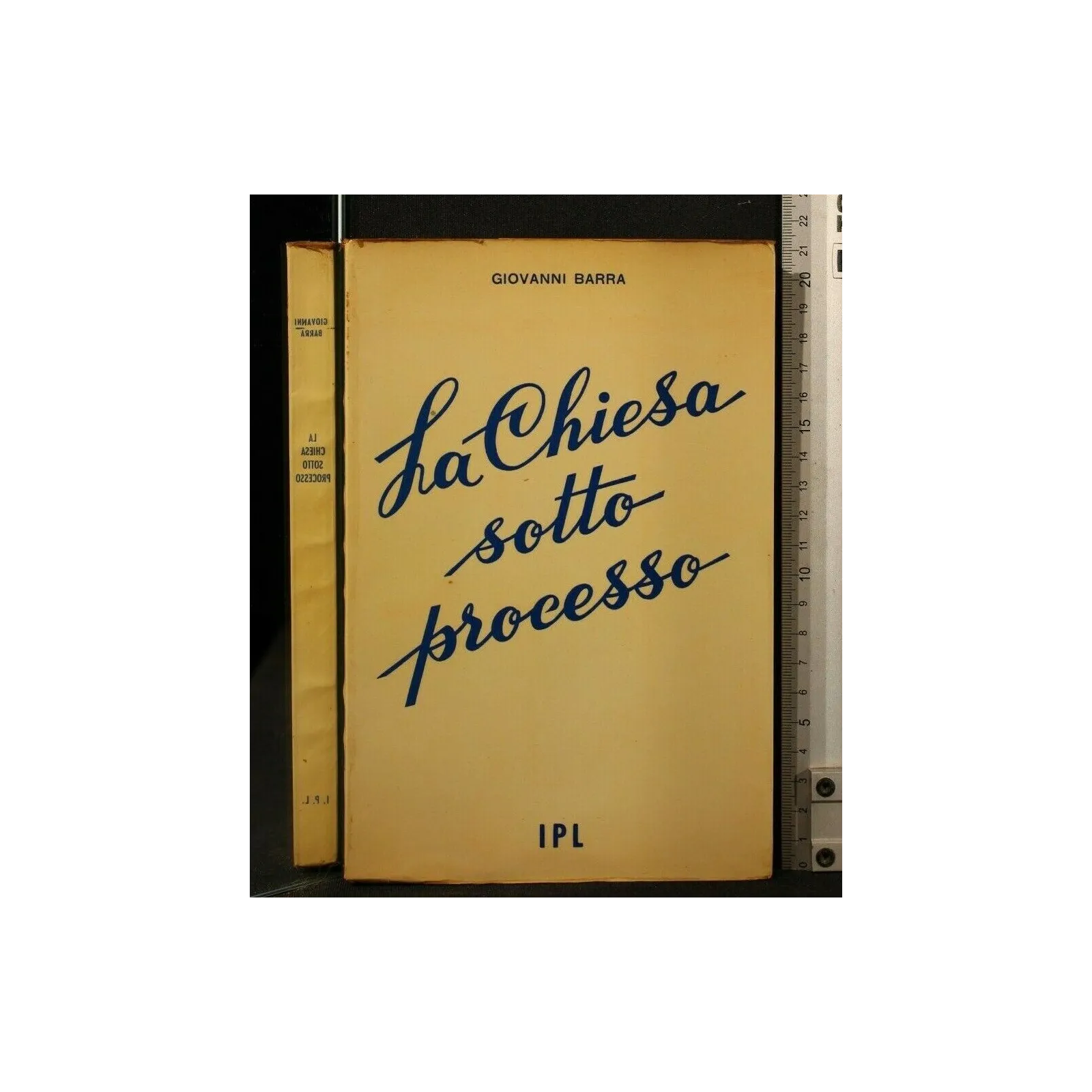 LA CHIESA SOTTO PROCESSO _x000D_