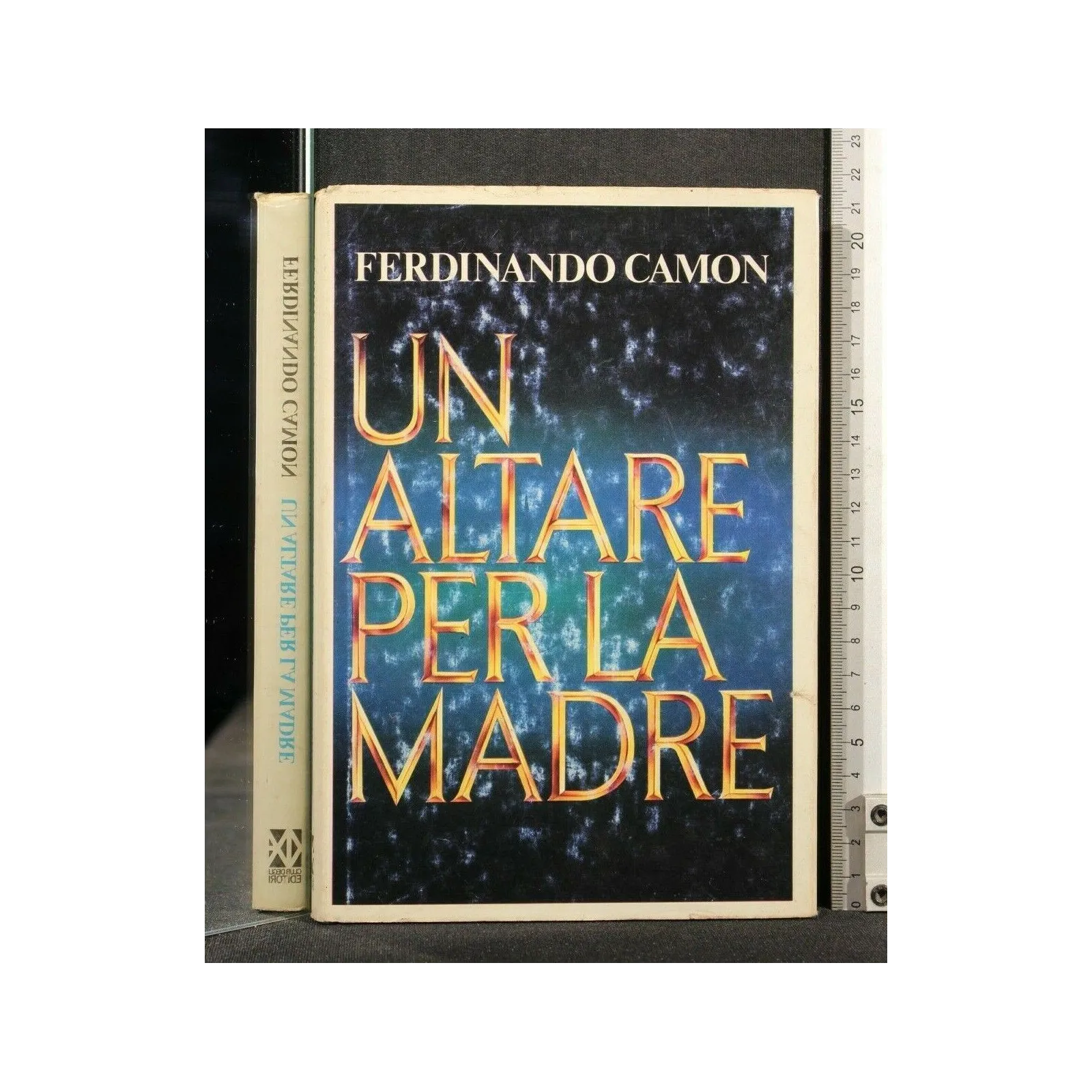UN ALTARE PER LA MADRE
