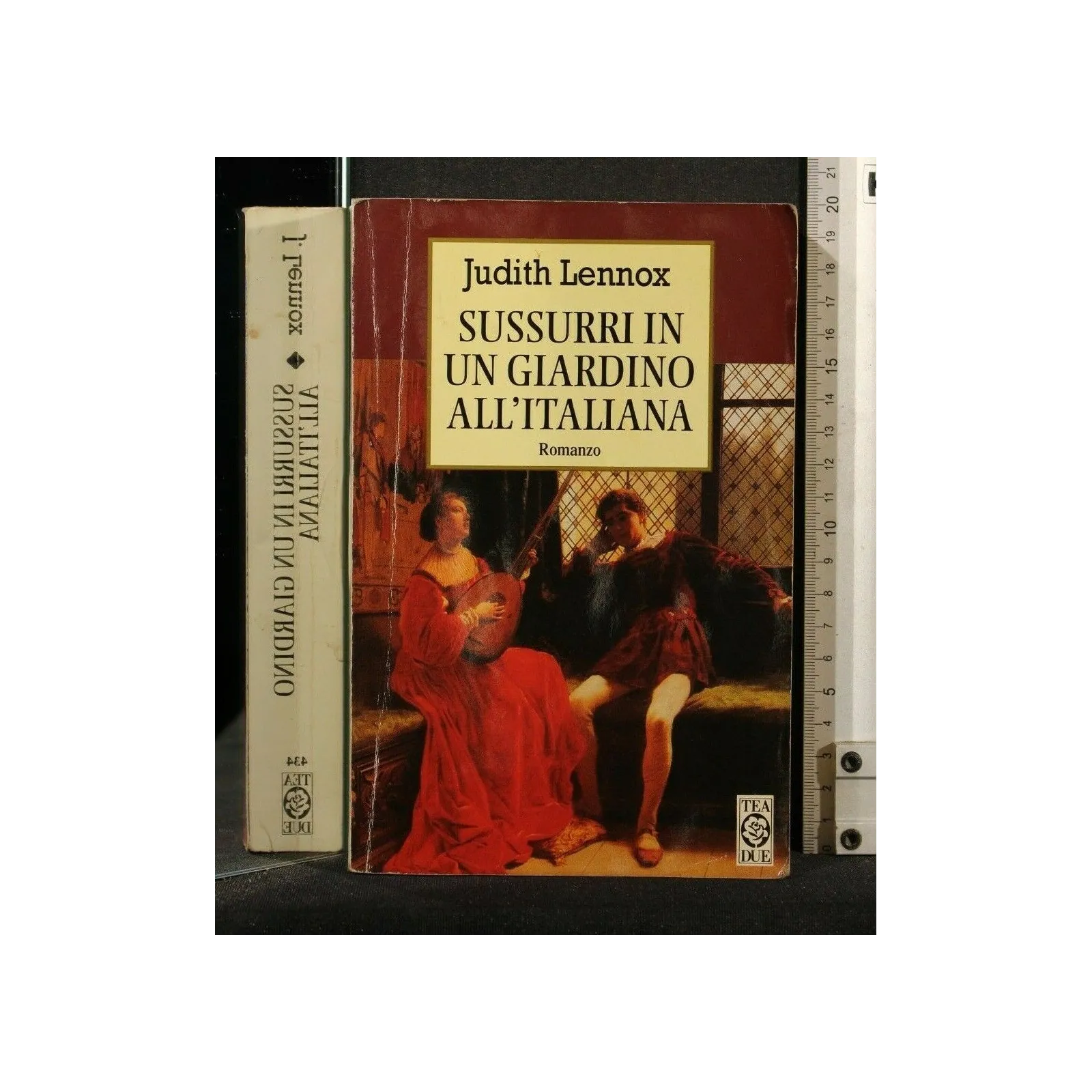 SUSSURRI IN UN GIARDINO ALL'ITALIANA