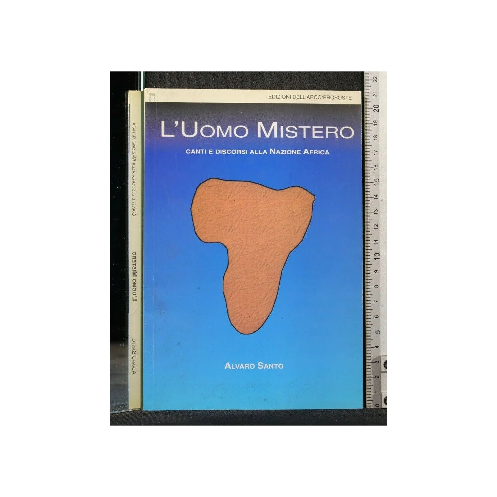L'UOMO MISTERO