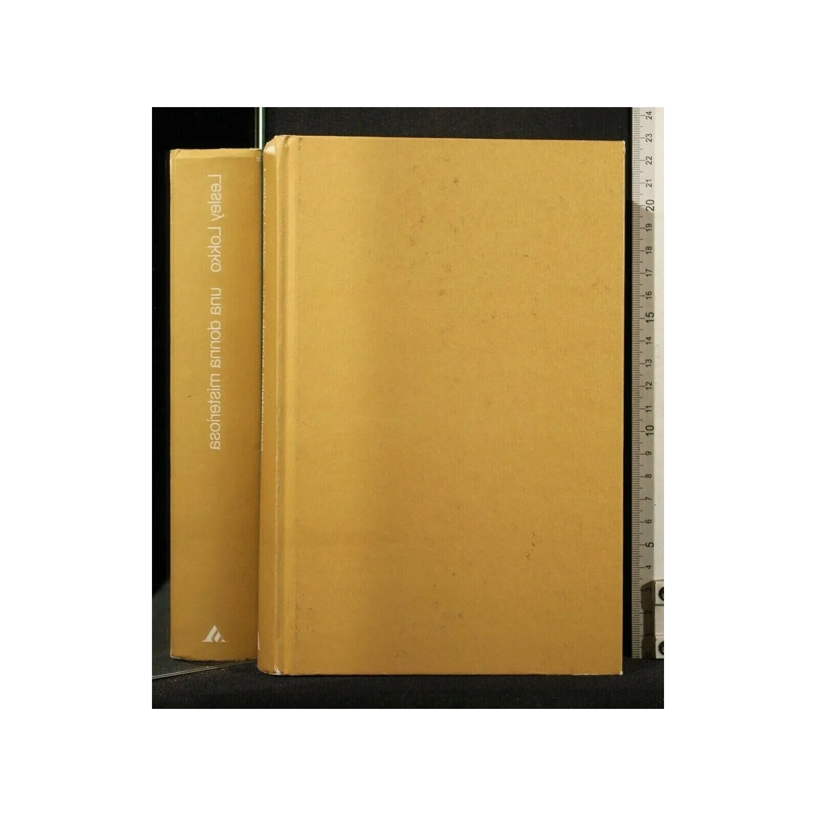 UNA DONNA MISTERIOSA