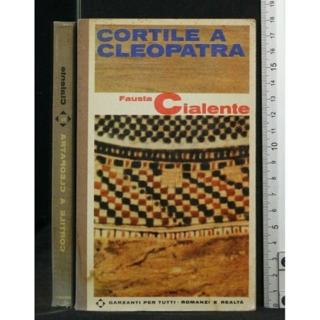 CORTILE A CLEOPATRA
