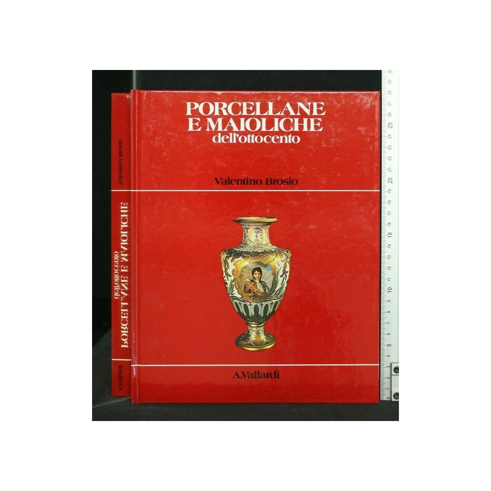 PORCELLANE E MAIOLICHE DELL'OTTOCENTO