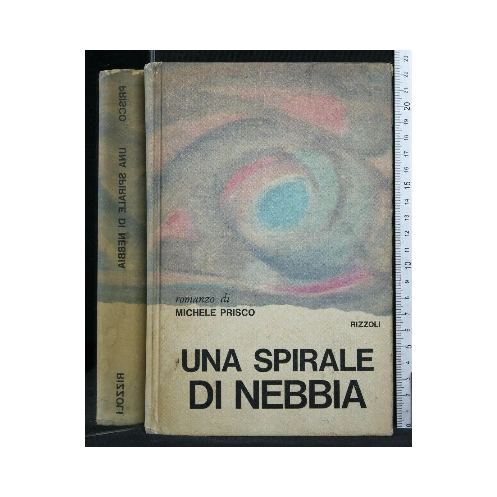 UNA SPIRALE DI NEBBIA