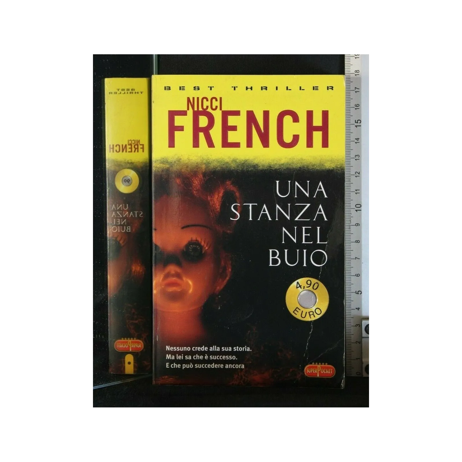 UNA STANZA NEL BUIO