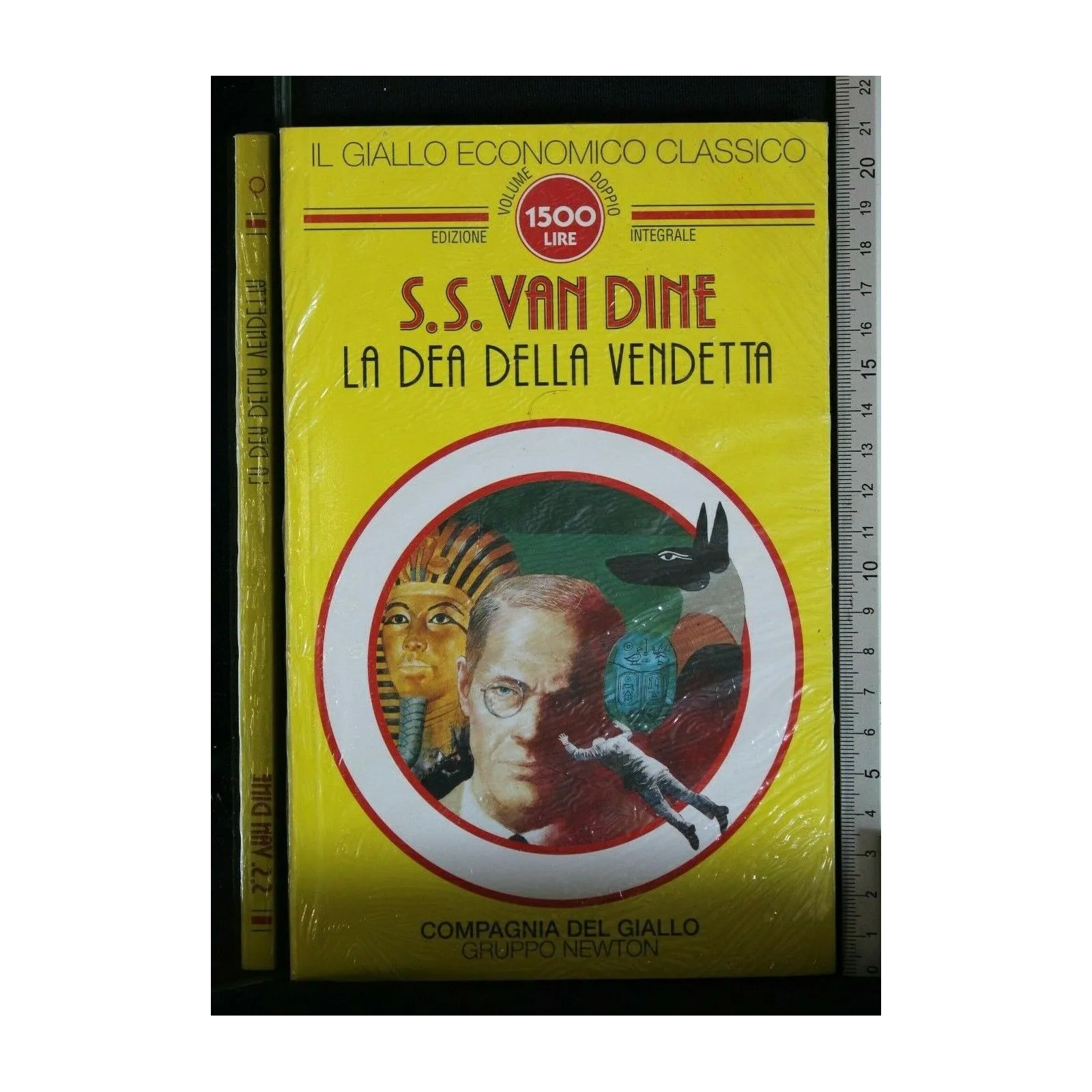 IL GIALLO ECONOMICO NEWTON LA DEA DELLA VENDETTA