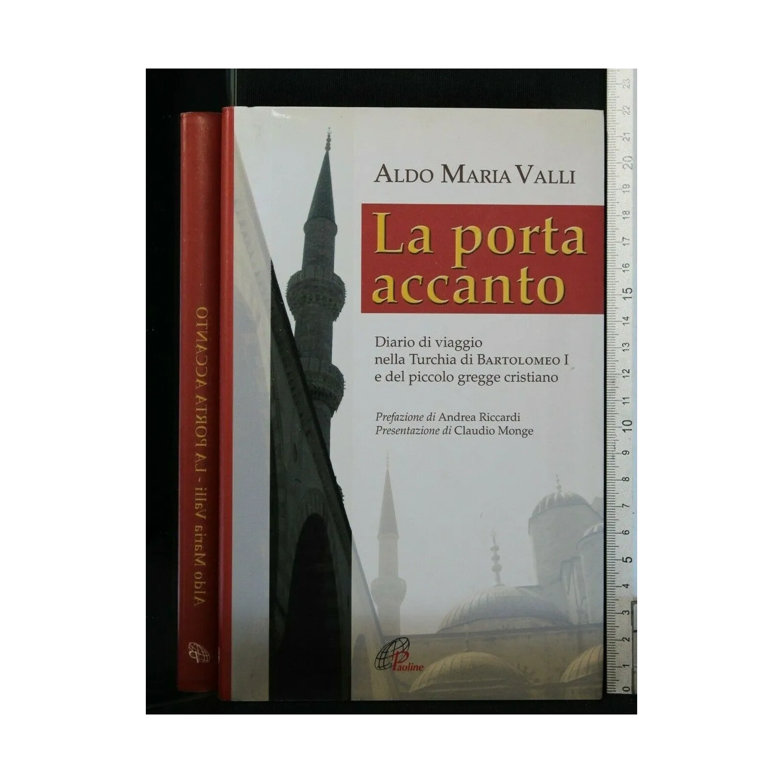 LA PORTA ACCANTO