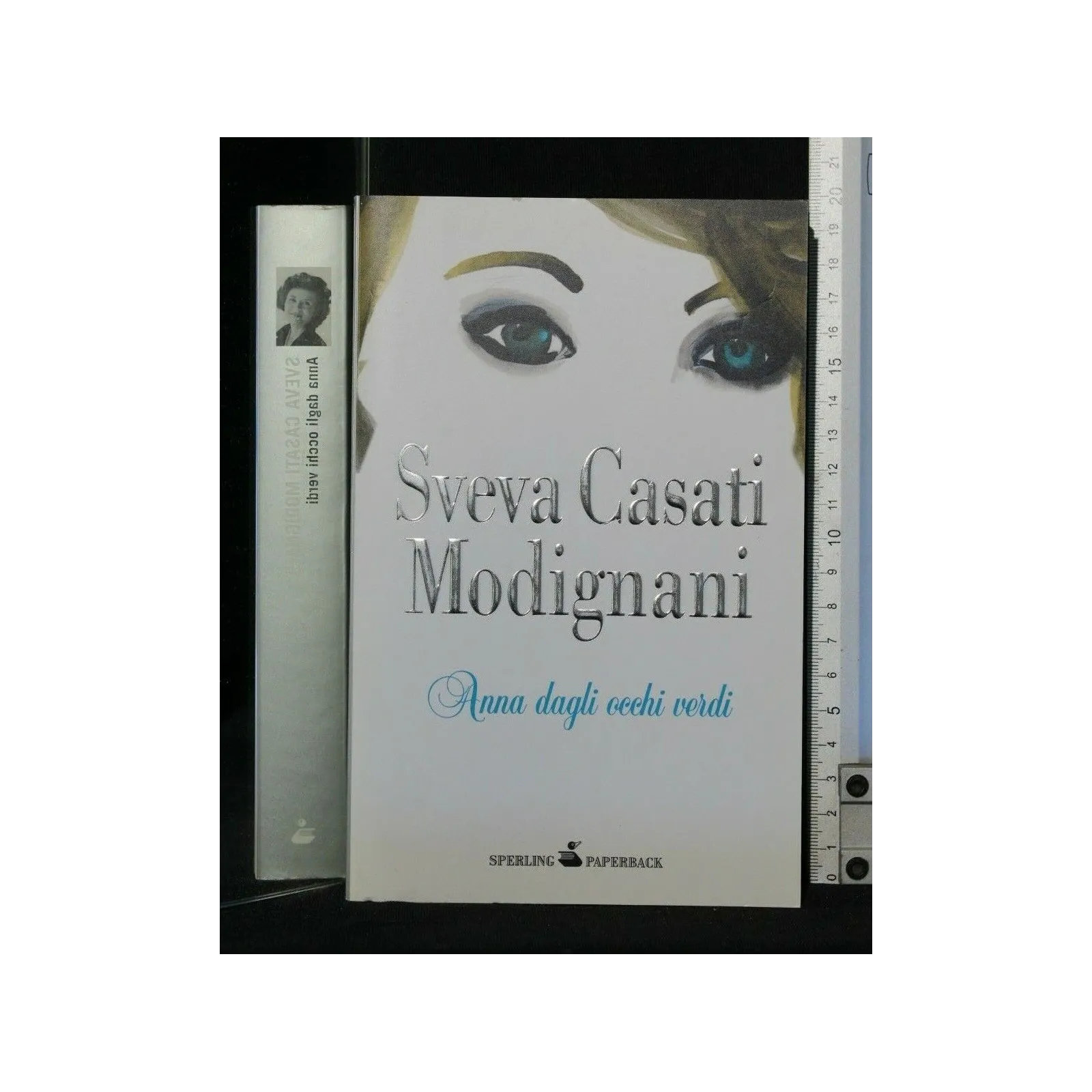 ANNA DAGLI OCCHI VERDI